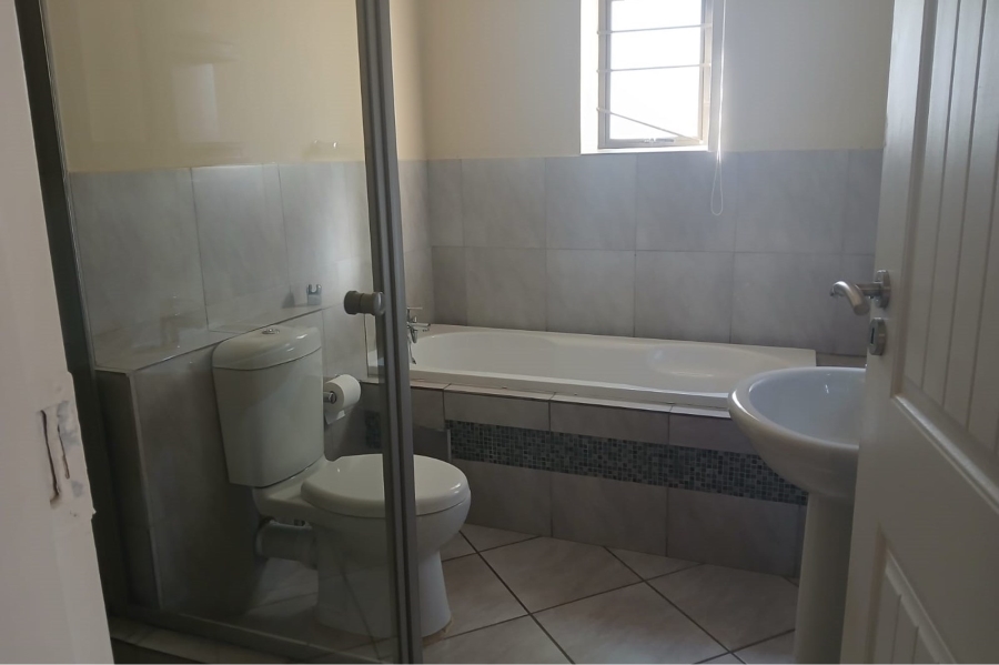 To Let 3 Bedroom Property for Rent in Waterval East North West